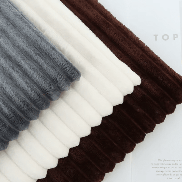 Thin Grid Grey Fleece Blanket 150x200cm image 1