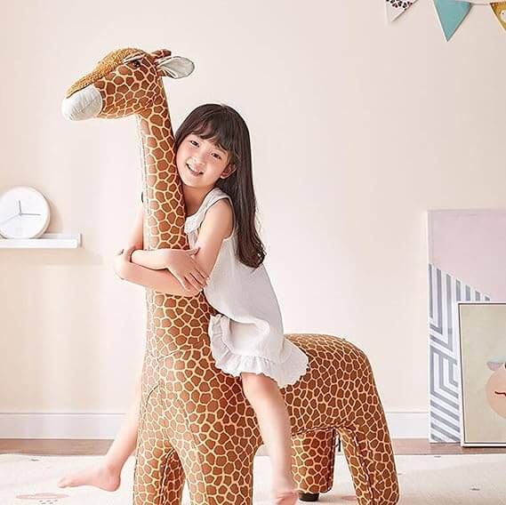 Perfect Dealz Portable Giraffe Shaped Footstool