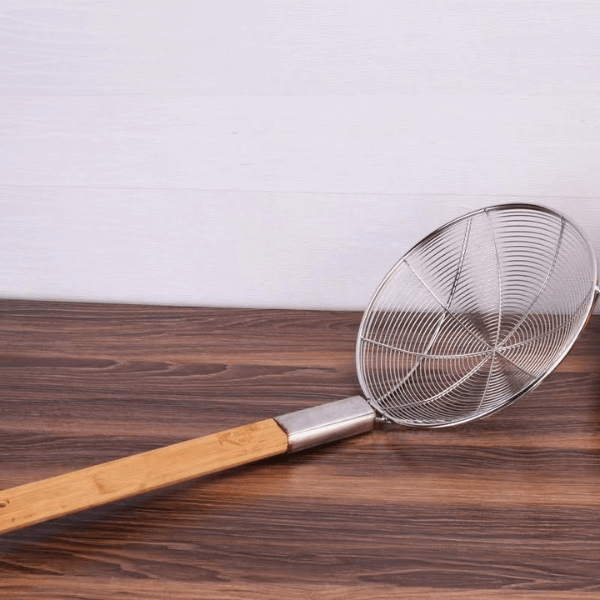 Perfect Dealz Stainless Steel Wooden Handle Mesh Strainer 24CM