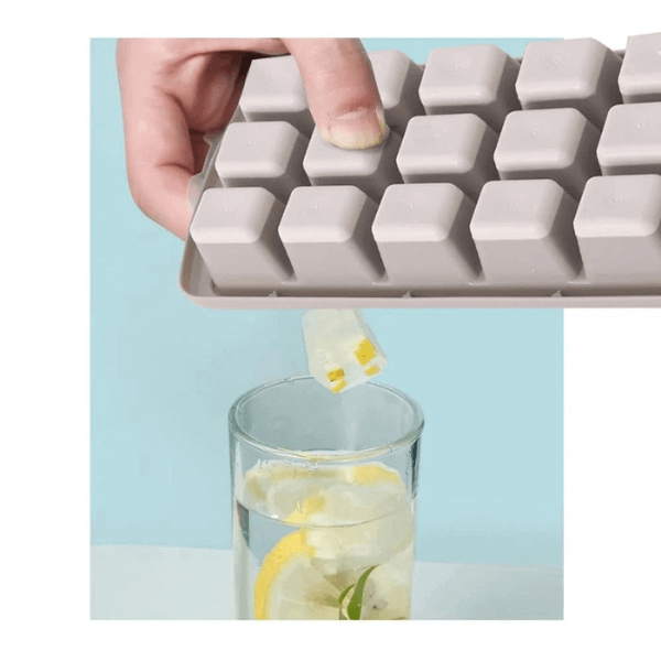 Perfect Dealz Plastic Ice Cube Tray with Lid