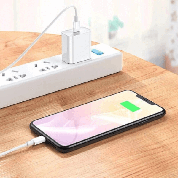 Perfect Dealz iPhone Fast Charger & Lightning Cable