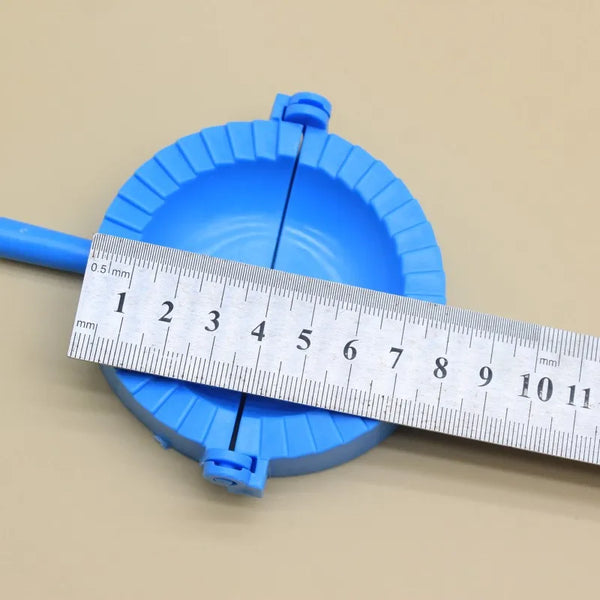 Eco Friendly Plastic Baking & Pastry Tools Set with measuring tool for precision pastry making