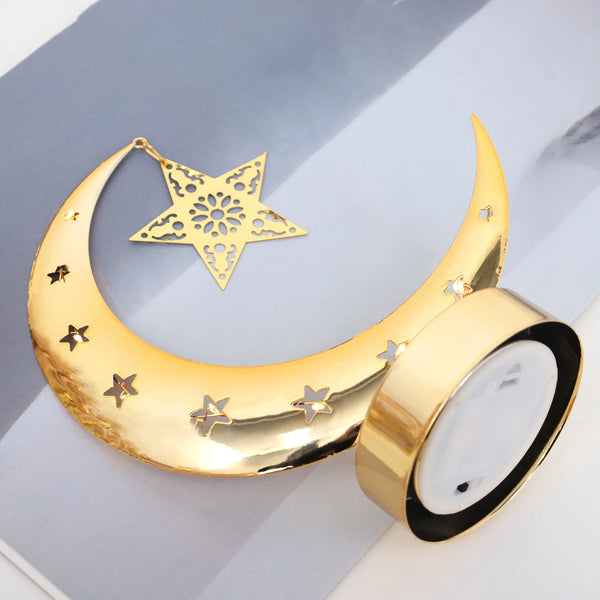 Gold Ramadan countdown calendar featuring a decorative crescent moon and star design perfect for Eid celebrations.