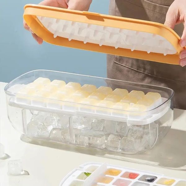 Perfect Dealz Large Capacity Ice Cube Tray with Lid