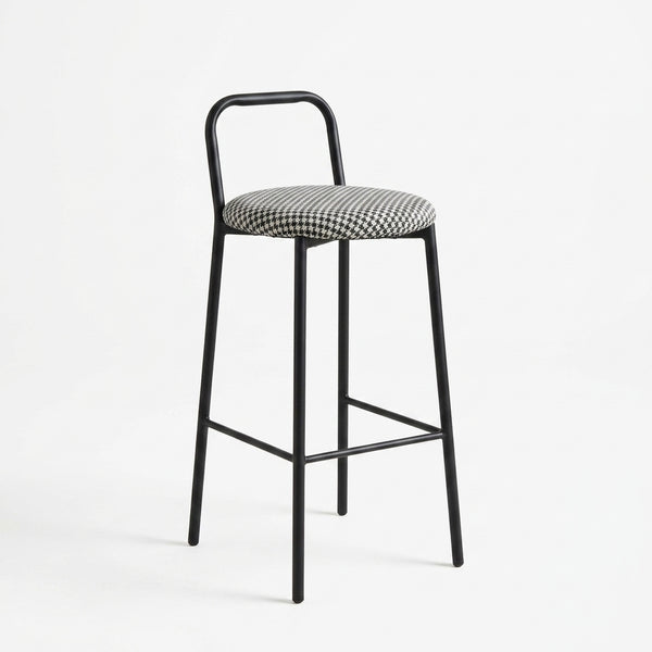 Houndstooth Bar Stool with Black Metal Frame and Footrest, stylish bar stool featuring a monochrome design.