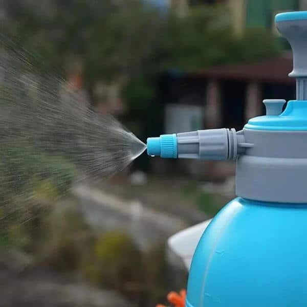 Perfect Dealz 2 Liter Manual Pressure Sprayer