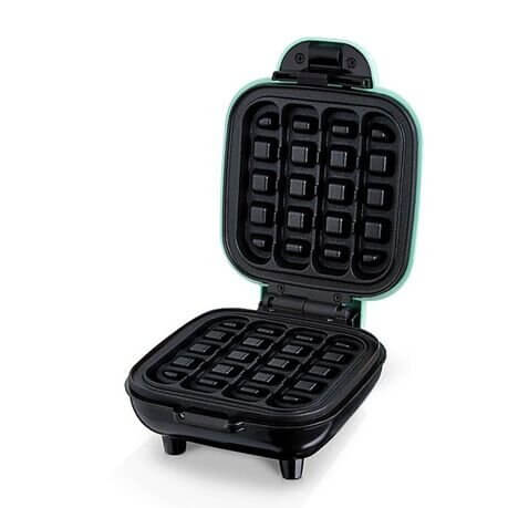 Non Stick Waffle Maker image 2