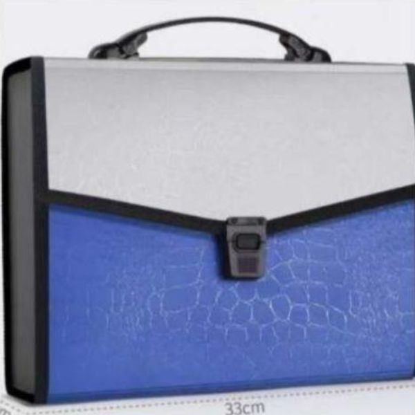 Portable Legal-Size Expanding Document Folder with Handle