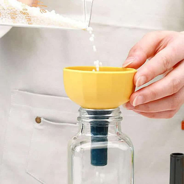 Perfect Dealz Portable and Foldable Heat Resistant Silicone Funnel