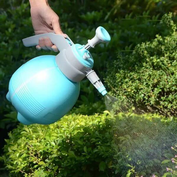 Perfect Dealz 2 Liter Manual Pressure Sprayer