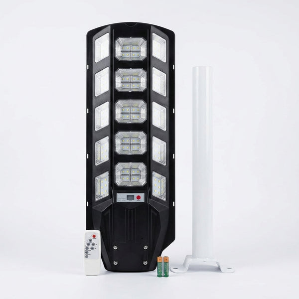 500W Solar Power System Street Light Lamp with remote, batteries and mounting pole.